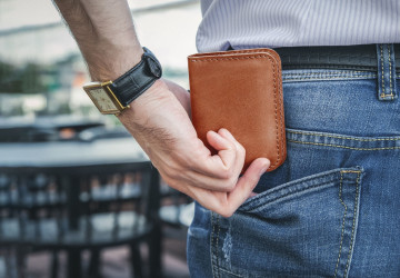 Občanský průkaz může být zneužit, i když ho máte uložený v peněžence. Občanský průkaz může být zneužit, i když ho máte uložený v peněžence.