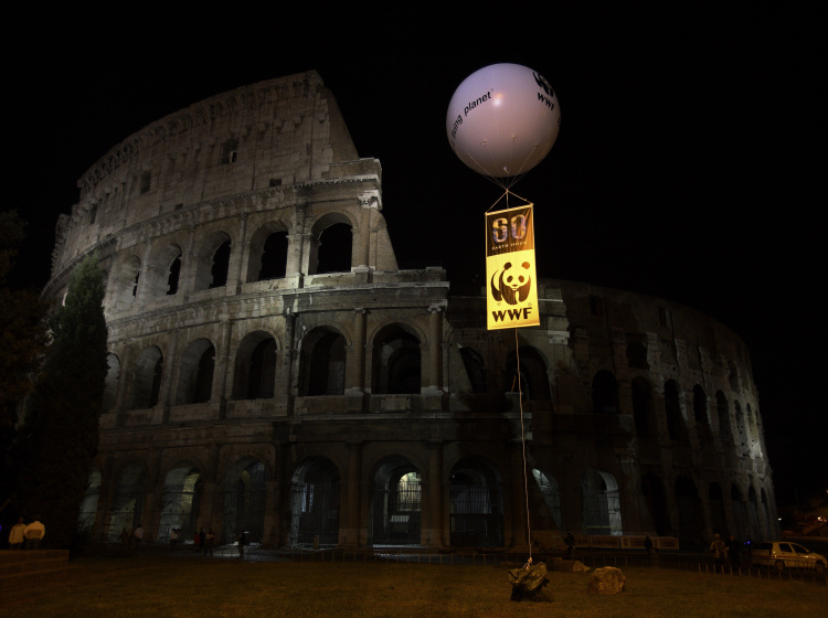 Římské Koloseum při akci Hodina Země