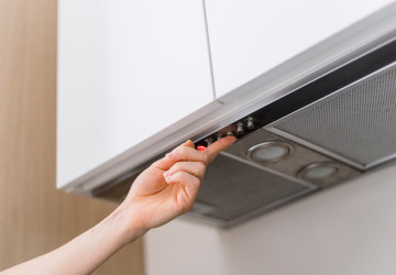 Dobře načasujte, kdy vypnete digestoř, jinak vás čekají problémy Dobře načasujte, kdy vypnete digestoř, jinak vás čekají problémy