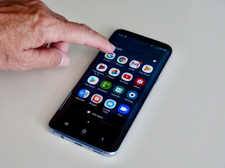 Už při prvním spuštění telefonu mohou být aktivní nastavení, která automaticky povolují sběr dat.