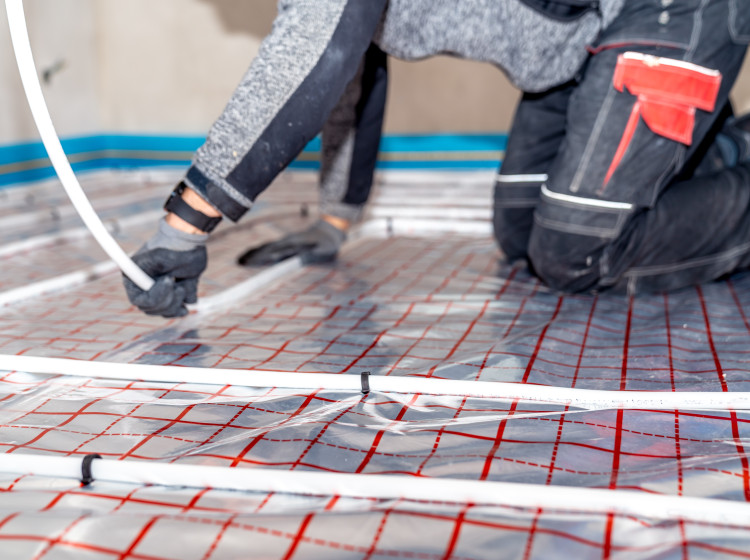 Lidé si stěžují na podlahové vytápění