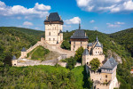 Karlštejn je snad nejikoničtějším českým hradem. Při placení vstupenek ale mnoho lidí nevěří svým očím.