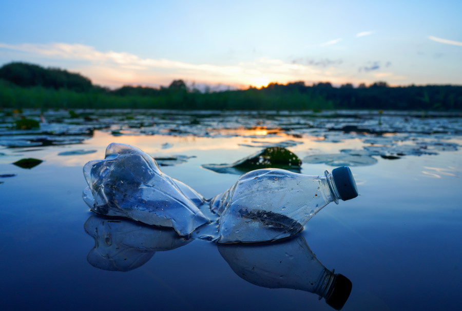 Jedním z důvodů pro zavedení nového pravidla je podle EU i snaha o eliminaci odpadu z plastů.