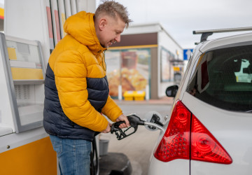Řidiči, připravte peněženky: Od března začíná zdražování benzínu i nafty. A může to být jen začátek