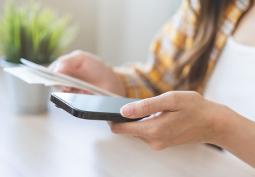 Provoz telefonu vás nově vyjde o pár korun dráž.