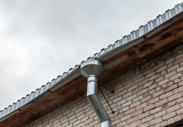 Za špatně svedené okapy můžete obdržet vysokou pokutu. 