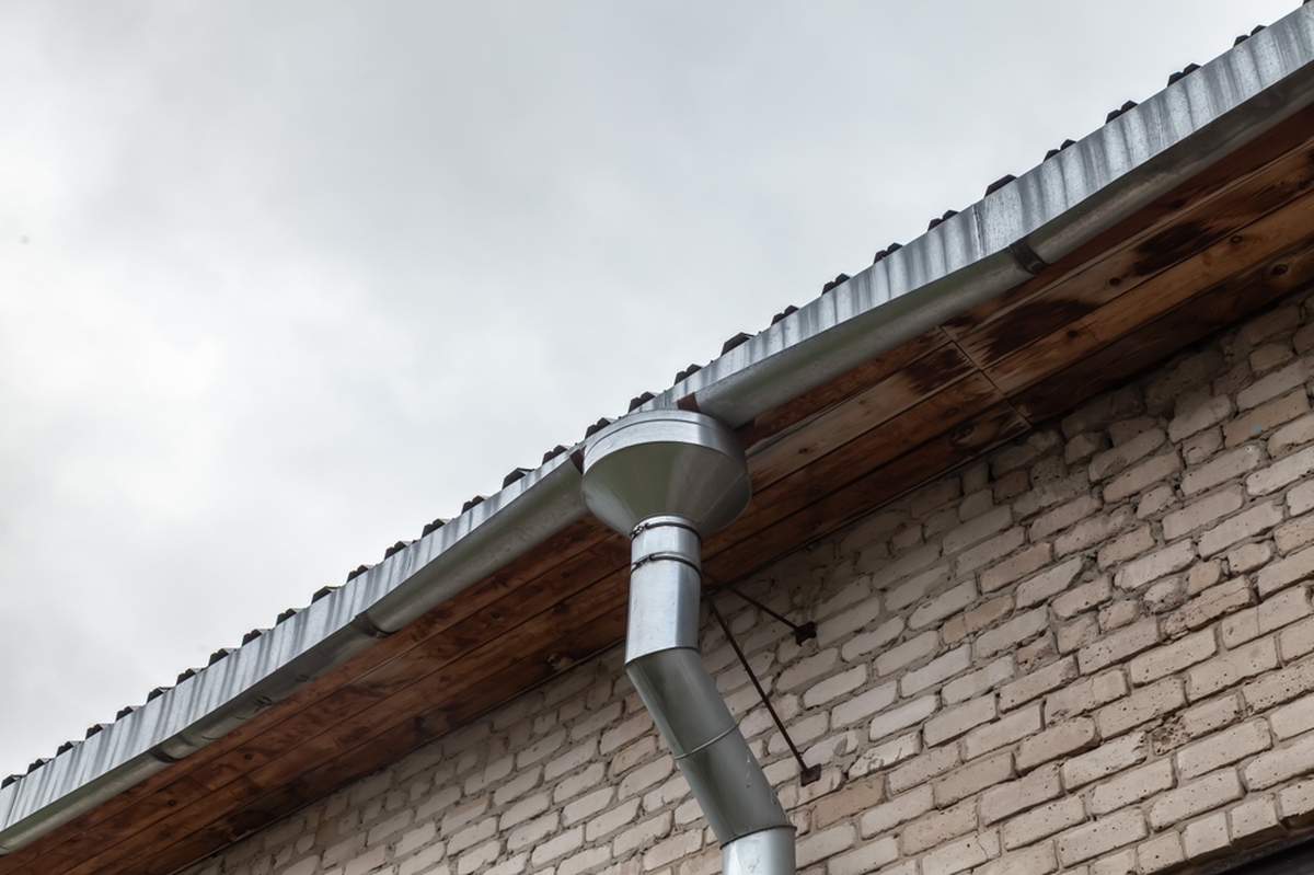 Za špatně svedené okapy můžete obdržet vysokou pokutu. 