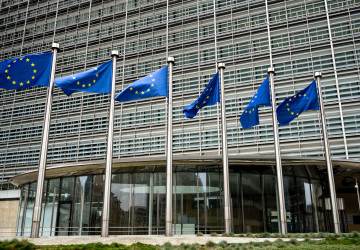 EU zavádí tvrdý limit na hotovost: Nad tuto částku už nesmíte v obchodě platit hotovostí EU zavádí tvrdý limit na hotovost: Nad tuto částku už nesmíte v obchodě platit hotovostí