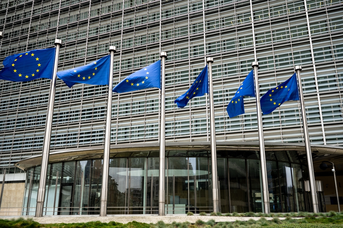 EU zavádí tvrdý limit na hotovost: Nad tuto částku už nesmíte v obchodě platit hotovostí EU zavádí tvrdý limit na hotovost: Nad tuto částku už nesmíte v obchodě platit hotovostí