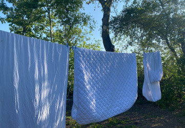 Finská metoda větrání peřin. Zničí roztoče a udrží ložní prádlo déle svěží Finská metoda větrání peřin. Zničí roztoče a udrží ložní prádlo déle svěží