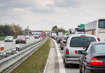 Elektronické dálniční známky si v roce 2024 pořídilo přes 9 milionů řidičů. Elektronické dálniční známky si v roce 2024 pořídilo přes 9 milionů řidičů.