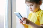 Děti nemusí během deště jen koukat do mobilu