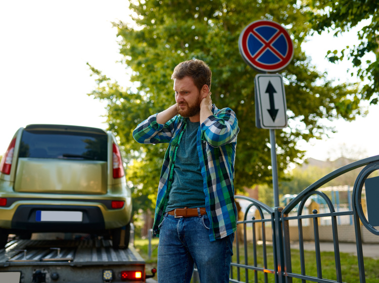 Při špatném parkování vám během června hrozí pokuta i odtah vozidla. 
