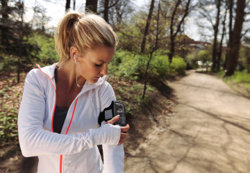 Fitness náramek už na běhání nepotřebujete. Vše potřebné si můžete stáhnout do mobilu.
