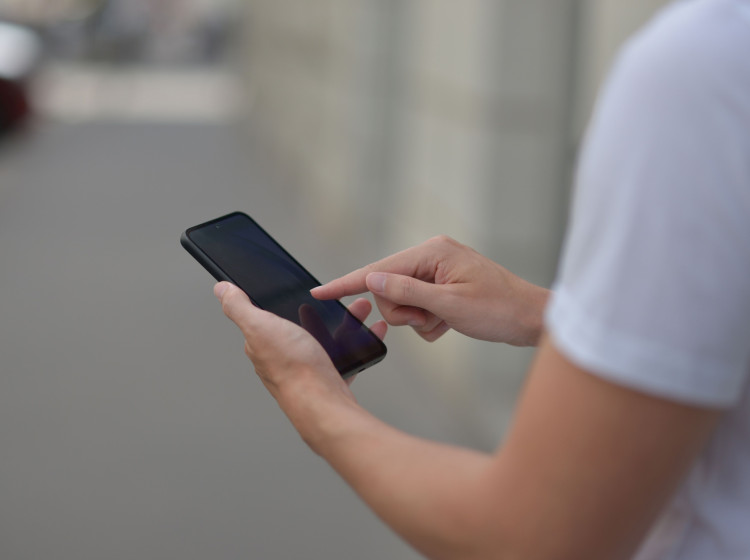 Takto si ze starého telefonu vyrobíte domácí kameru Takto si ze starého telefonu vyrobíte domácí kameru