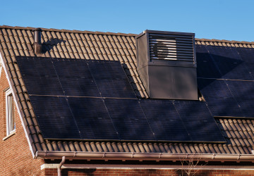 Některé typy střech jsou pro umístění solárních panelů vhodnější než jiné