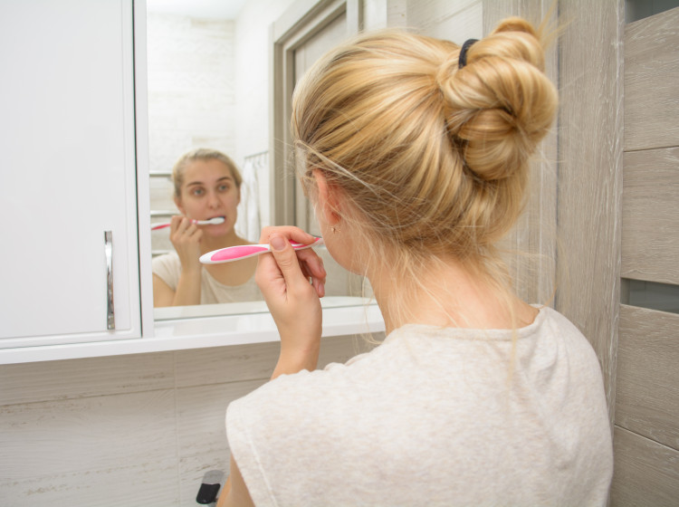 Křiví se vám po rovnátkách znovu zuby? Křiví se vám po rovnátkách znovu zuby?