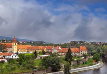 Oblačnou oblohu už brzo vystřídá jiné počasí.
