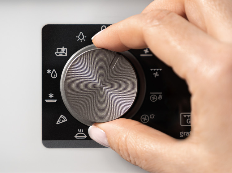 Až ve 45 letech jsem zjistila, k čemu je na troubě tento program