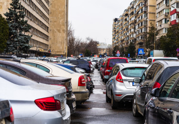 Některé moderní telefony ukládají parkovací místo i bez připojení k autu.