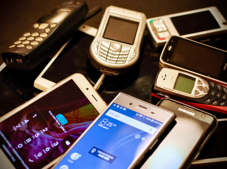 Co stálo za úpadkem nejpopulárnějších mobilních telefonů?