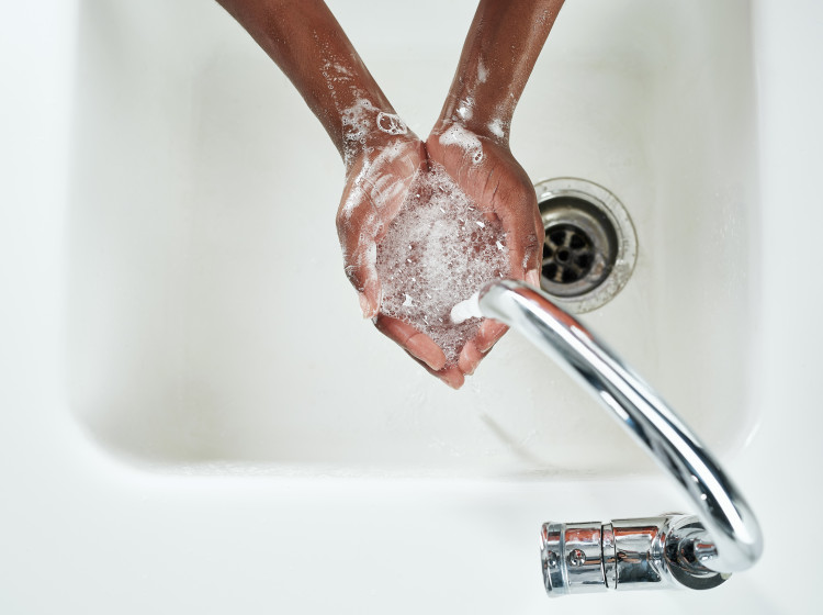 Nečekejte na teplou vodu z kohoutku Nečekejte na teplou vodu z kohoutku