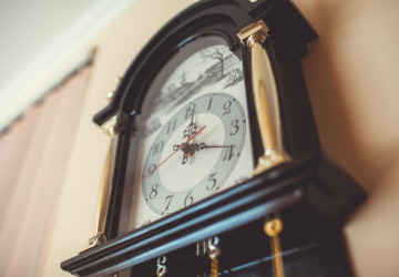 Staré hodiny lze prodat za slušnou sumu Staré hodiny lze prodat za slušnou sumu