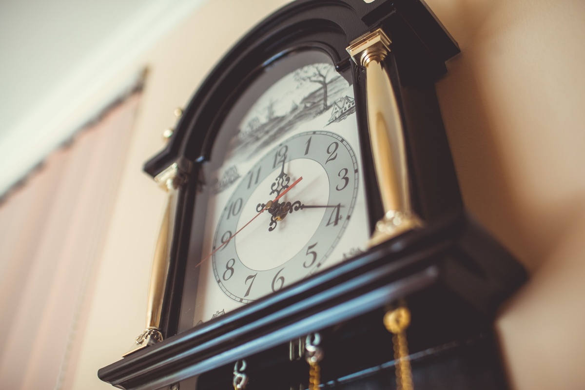 Staré hodiny lze prodat za slušnou sumu Staré hodiny lze prodat za slušnou sumu