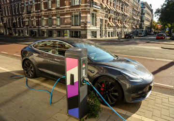 Nabíječka elektromobilů v Amsterdamu