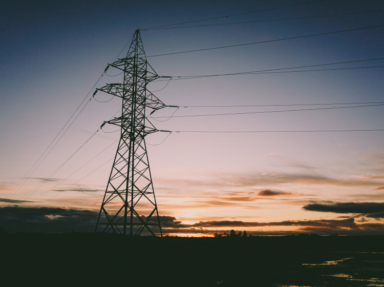 Po slibech o zlevnění energií přichází drsná realita Po slibech o zlevnění energií přichází drsná realita