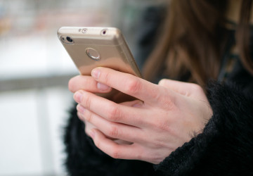 Češi by se mohli brzy dočkat levnějších mobilních tarifů. Češi by se mohli brzy dočkat levnějších mobilních tarifů.