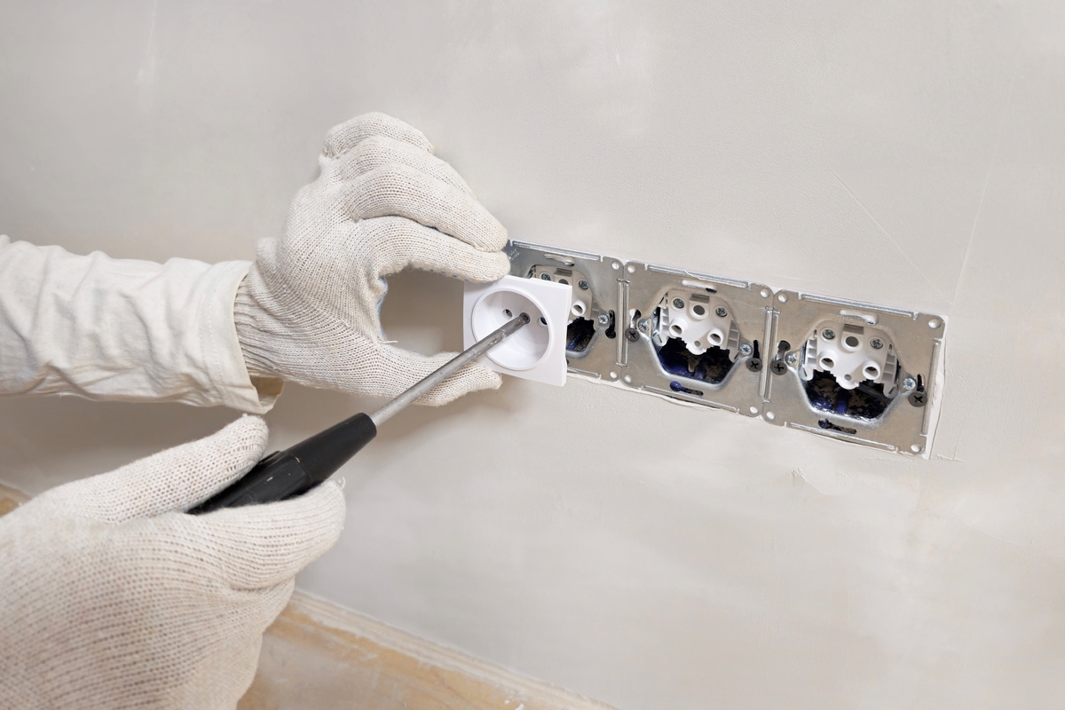 Do rekonstrukce elektroinstalace se nikdy nepouštějte sami.