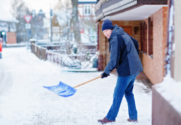 Soused odmítal čistit chodník celé měsíce