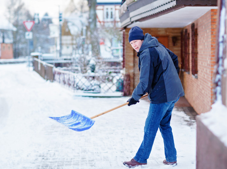 Soused odmítal čistit chodník celé měsíce Soused odmítal čistit chodník celé měsíce