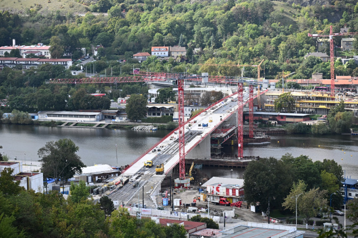 Dvorecký most je v provozu