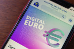 Hotovost by v budoucnu mělo nahradit digitální euro. 