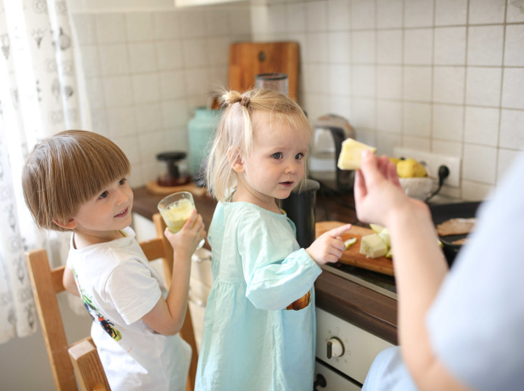 Rodiče mohou často balancovat mezi zdravými a méně zdravými variantami ranního jídla.