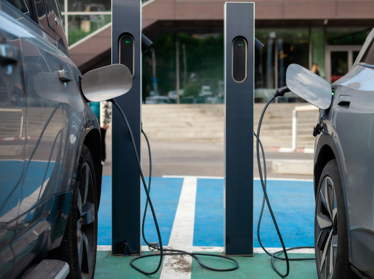 Infrastruktura pro elektromobily v USA rychle roste. Každý týden přibude tisícovka nových nabíječek