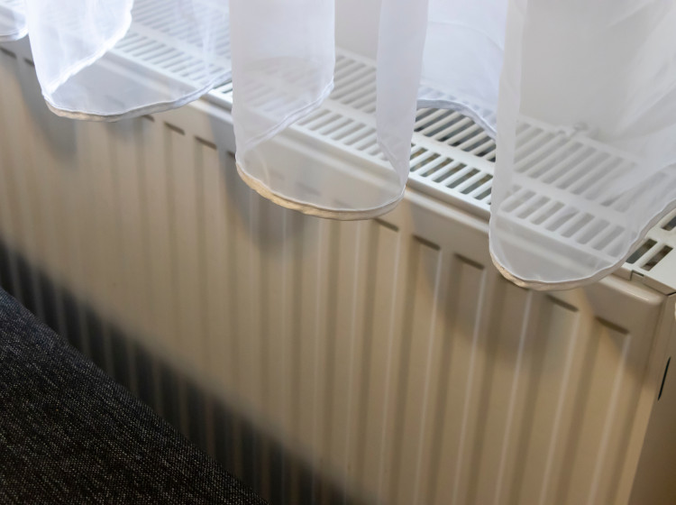 Slabě hřející radiátor opravíte během minuty Slabě hřející radiátor opravíte během minuty