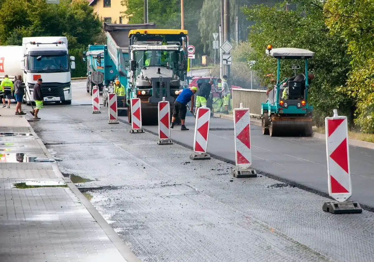 Financování oprav krajských silnic je v ohrožení. 