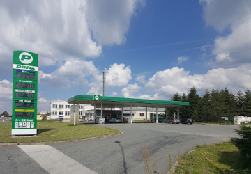 Na benzinu můžete ušetřit stovky korun.