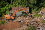Koupil dům s černou stavbou a úřad po něm teď chce demolici