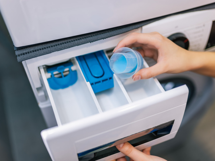 Oblíbený rituál praní dokáže nenápadně škodit. Oblíbený rituál praní dokáže nenápadně škodit.