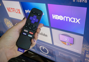 Chytré televize se z obyčejných vysílačů změnily v komplexní multimediální centra domácnosti.