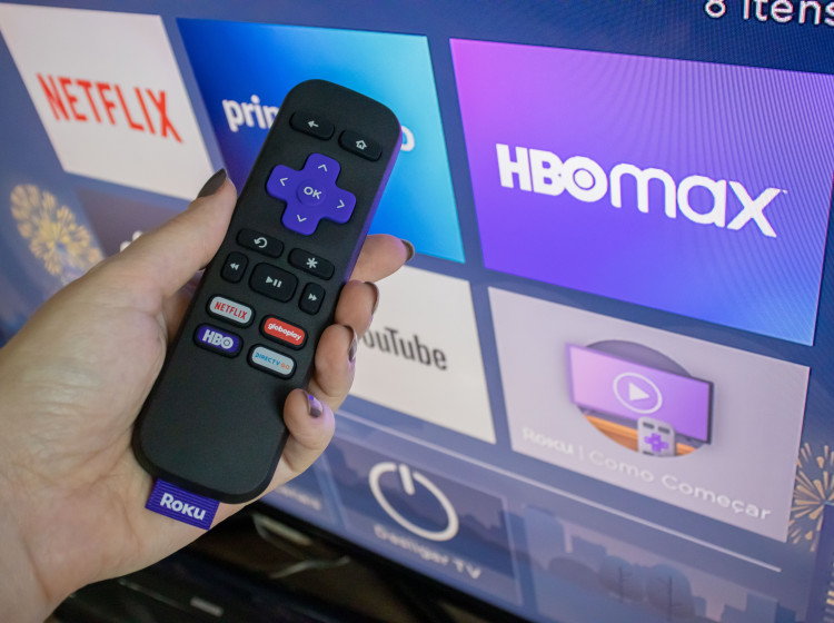 Chytré televize se z obyčejných vysílačů změnily v komplexní multimediální centra domácnosti.