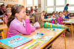 Do školních lavic od září míří tisíce prvňáků, které čeká řada nových legislativních pravidel.
