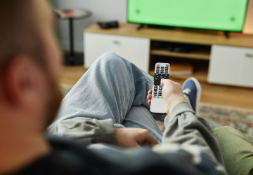 Hodinové sledování televize namáhá zrak Hodinové sledování televize namáhá zrak