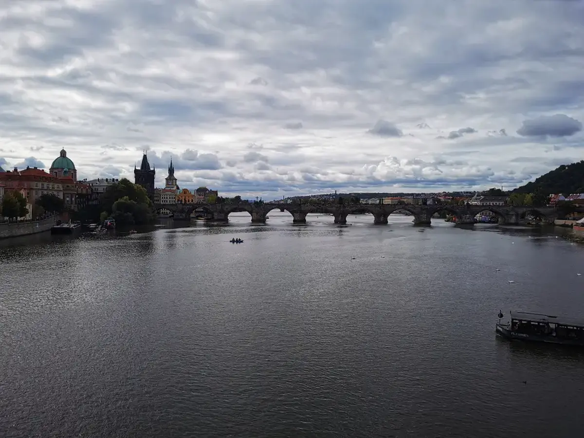 Do Česka dorazí studená fronta. Do Česka dorazí studená fronta.