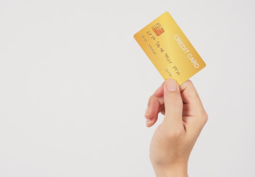 Zlaté kreditní karty někdy můžete získat poměrně snadno. 