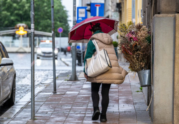 Slunečné a tropické dny na začátku září postupně vystřídá chladnější počasí s častějšími dešti.